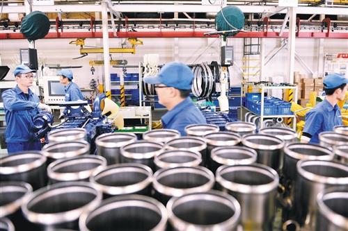 智能化工廠生產忙