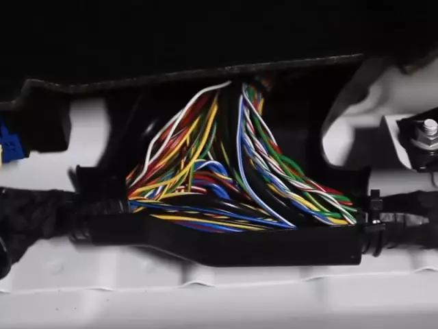 線束凌亂甲醛超標(biāo),VV7“面子”工程杰出代表