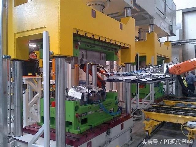 阻隔汽車排氣管釋放的熱量這條自動化的鋁質隔熱板生產線功不可沒