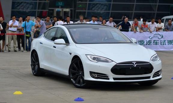 老年代步車與新能源汽車到底有什么區(qū)別？