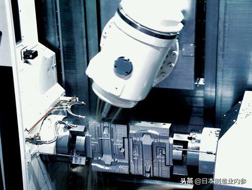 日本微成型技能:用0.02mm的鋼絲和0.03mm的立銑刀,打造精細模具