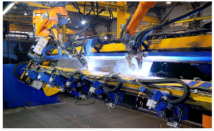 卡車車身焊接從串聯機器人獲得升力