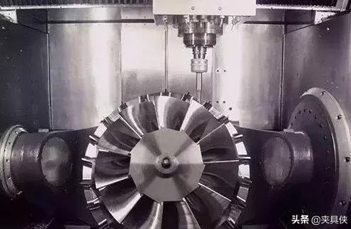 這些理由，才是汽車模具加工運(yùn)用五軸機(jī)的原因