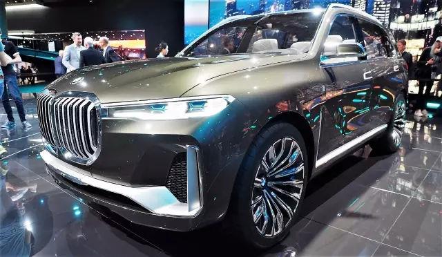 賓利添越進口現(xiàn)車 絕妙設計帶來震撼的效果