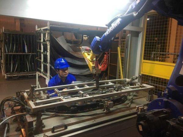 操作工業機器人成新興職業,90后是主力軍