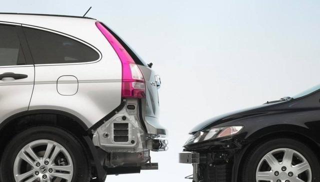 汽車保險杠是什么材料,保險杠在哪個位置圖片