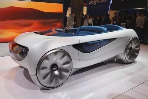 自動駕駛只是小兒科，未來的汽車“黑科技”能飛能下海