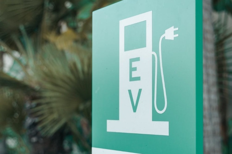 汽車廠商三大問,如何解決車用電子系統(tǒng)安全隱患?